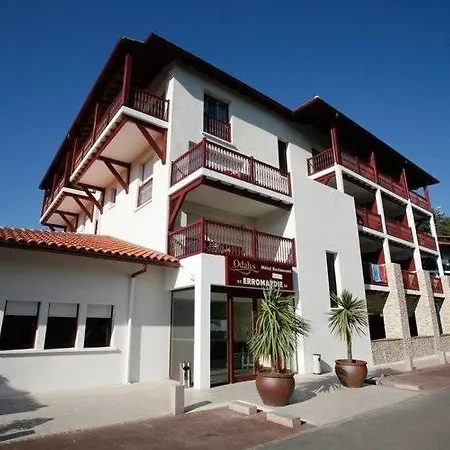 Spacious With Terrace Surrounded By Pine Trees Saint-Jean-de-Luz
